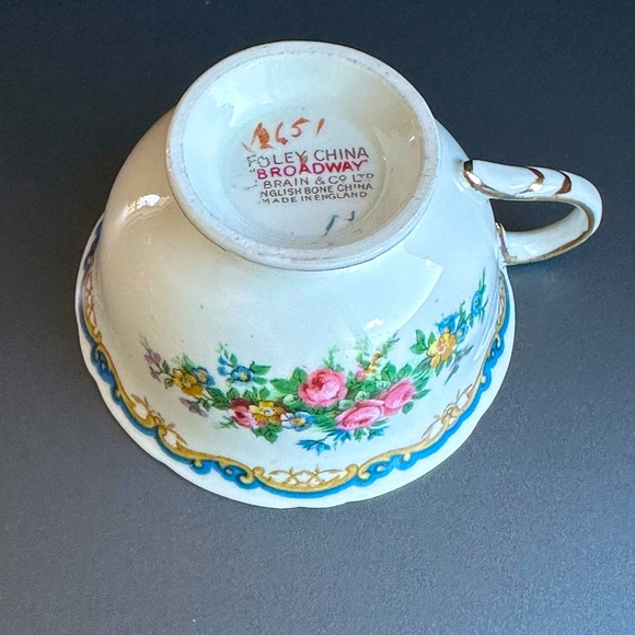 Foley English Bone China DEMITASSE Teacup Saucer ‘Broadway’ Bird Blue Scrolls - Picture 8 of 13
